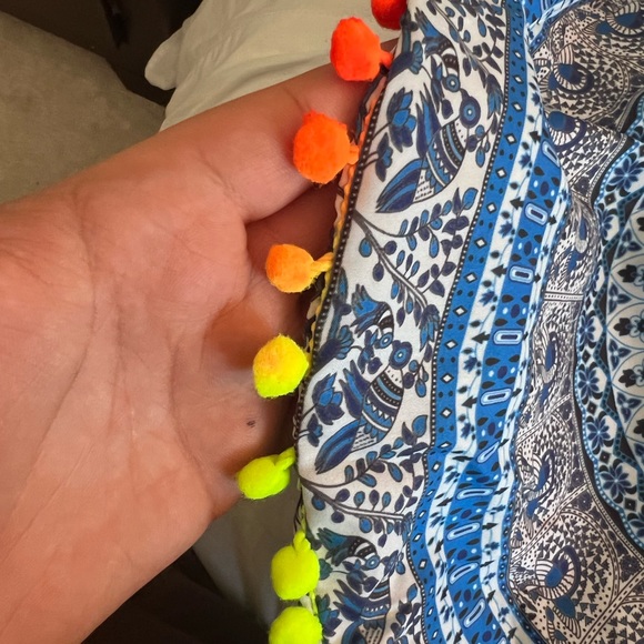 5 PIECE MIDDLE EASTERN STYLE ROUND PILLOW CASES - Picture 2 of 7